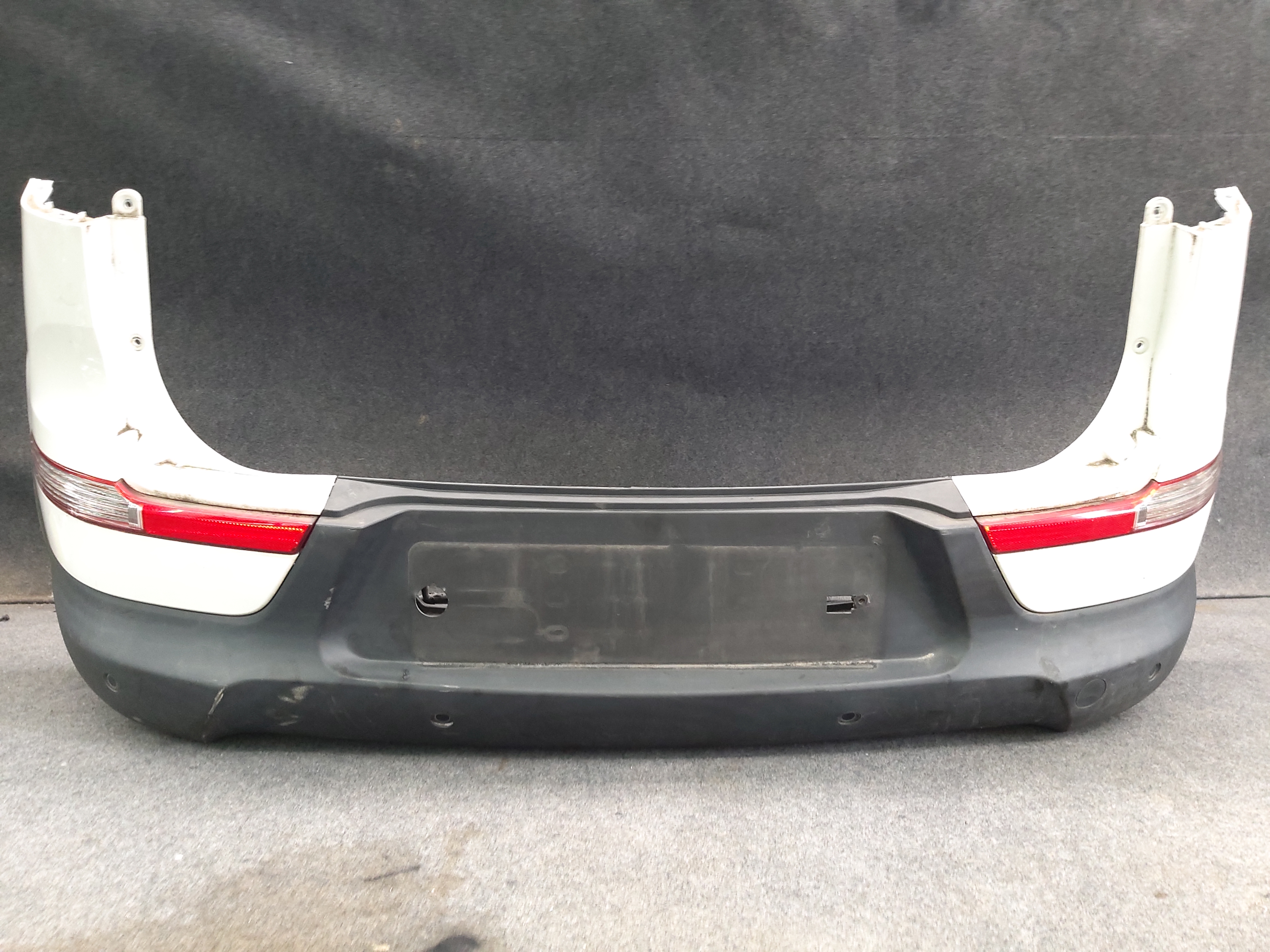 스포티지R 후범퍼 이미지