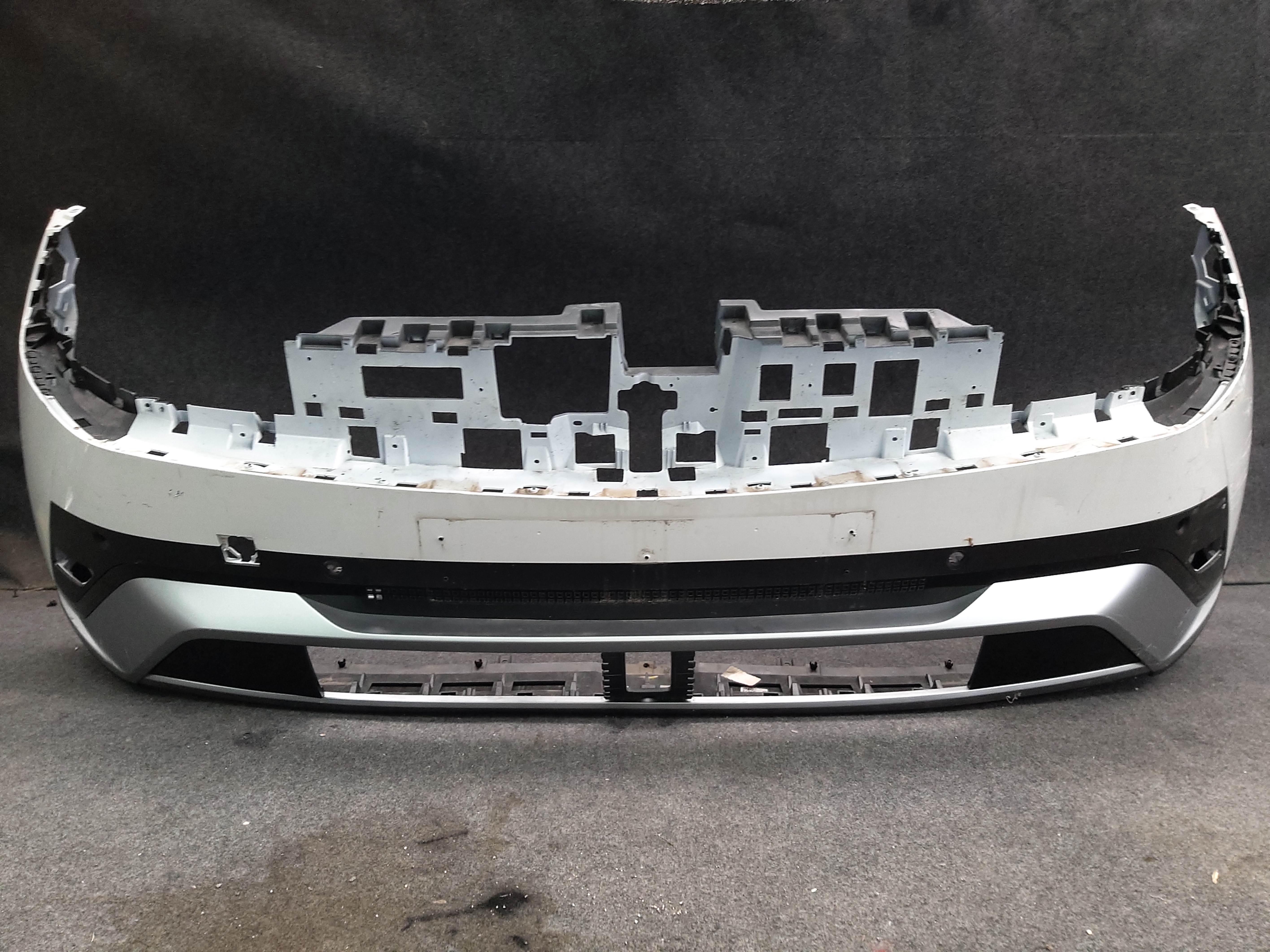 아이오닉5 PE 전범퍼 이미지