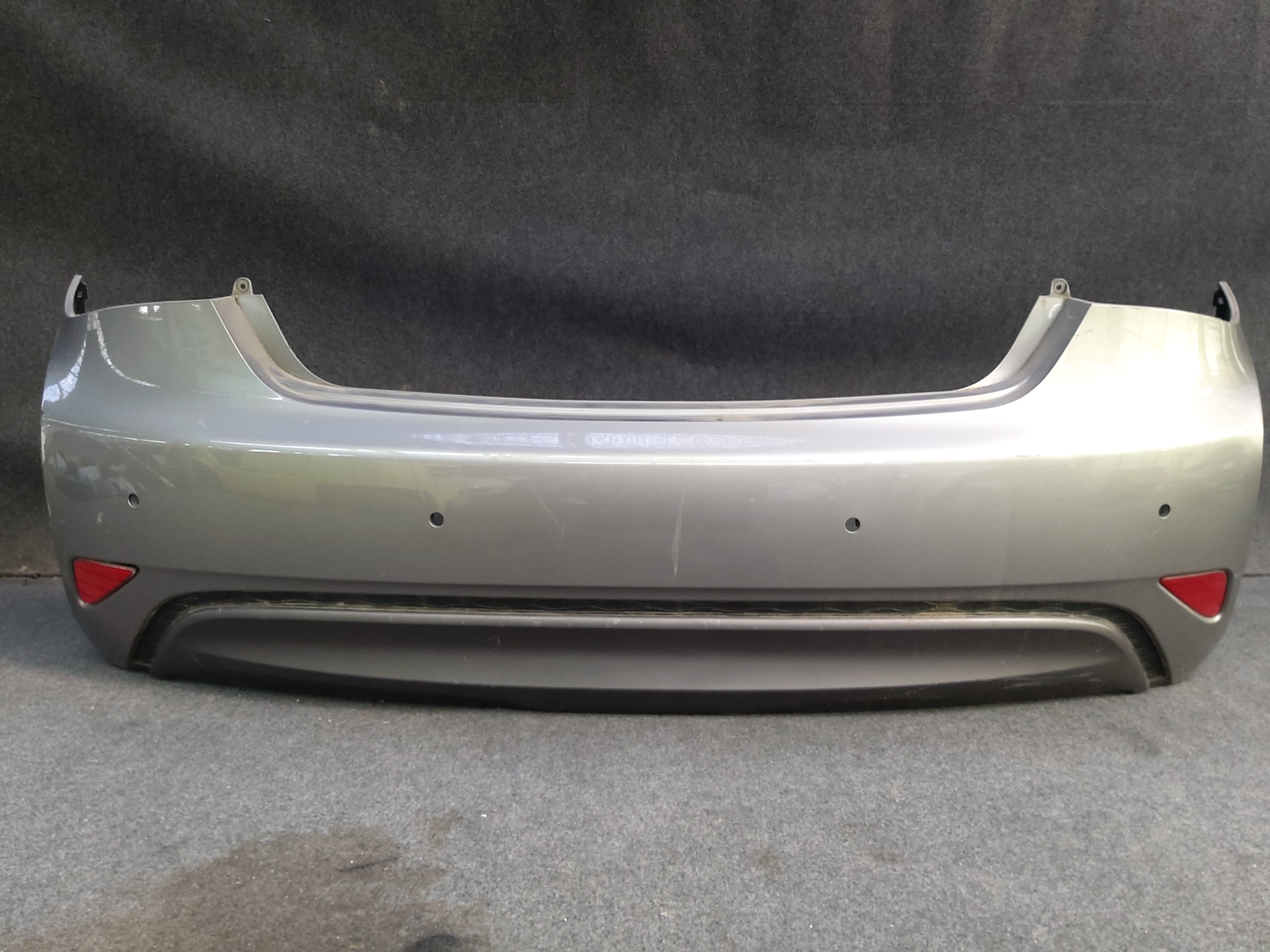 YF 하이브리드 후범퍼 이미지